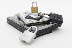 Corso base di sicurezza informatica: protezione dati, password, antivirus e navigazione sicura